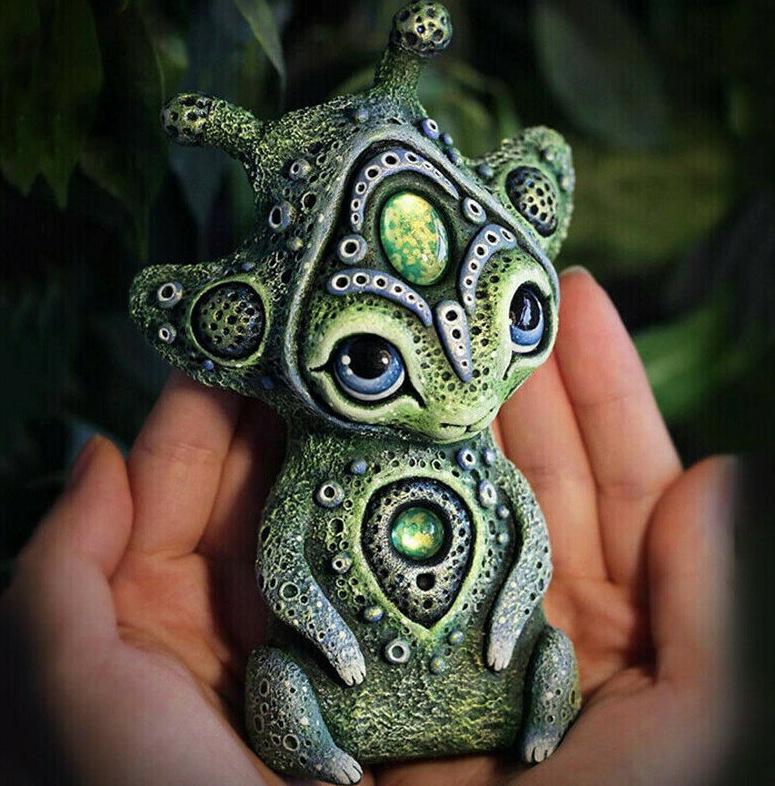 ✨Unleash Fantasy: Handmade Creatures for a Decorative Resin World - Bring Magic