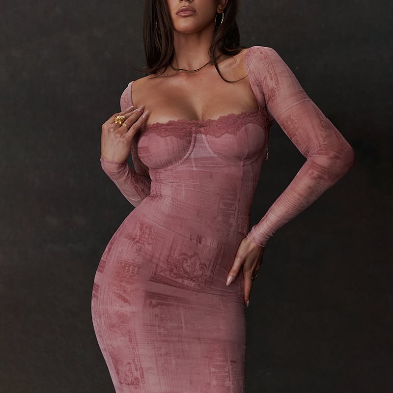 🌸Elegance in Pink: Fitted Long-Sleeve Dress