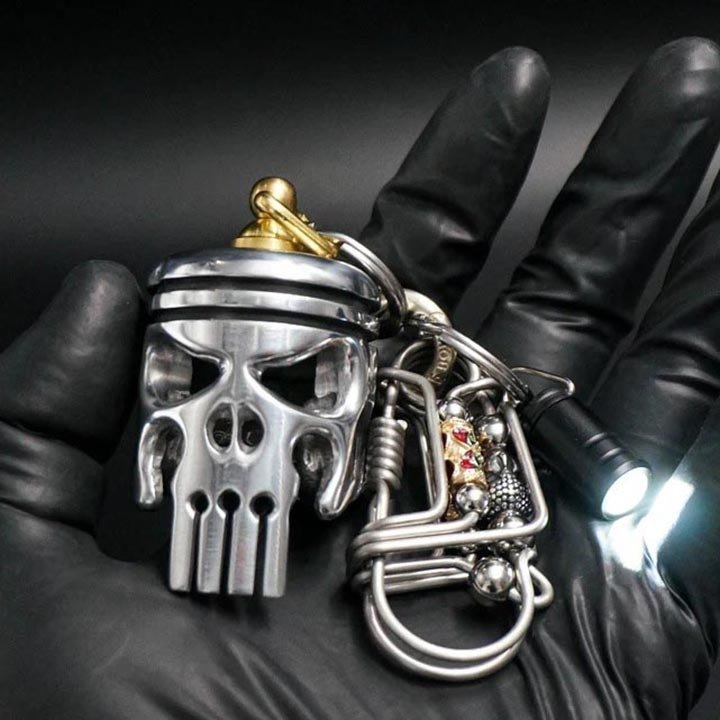 💀Unlock Your Style with the Piston Art Skull Keychain - A Versatile Accessory for Every Occasion!