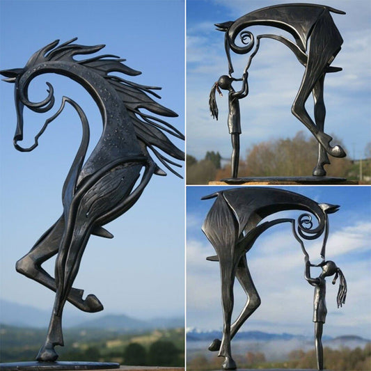 Elegant Kiss Horse Sculpture