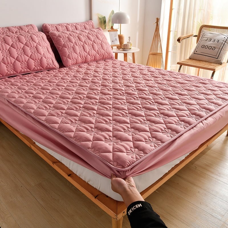2023 Latest Breathable Silky Mattress Cover